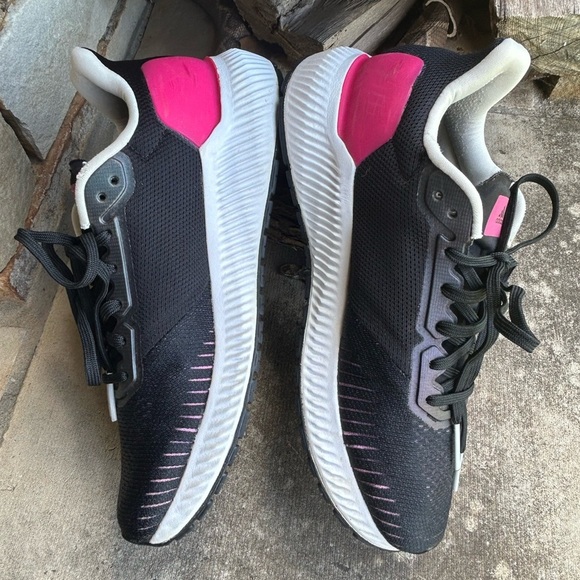 Adidas Solar Ride Core Black Real Magenta Sneakers with Breathable Mesh Sz-8.5.P - Picture 2 of 12